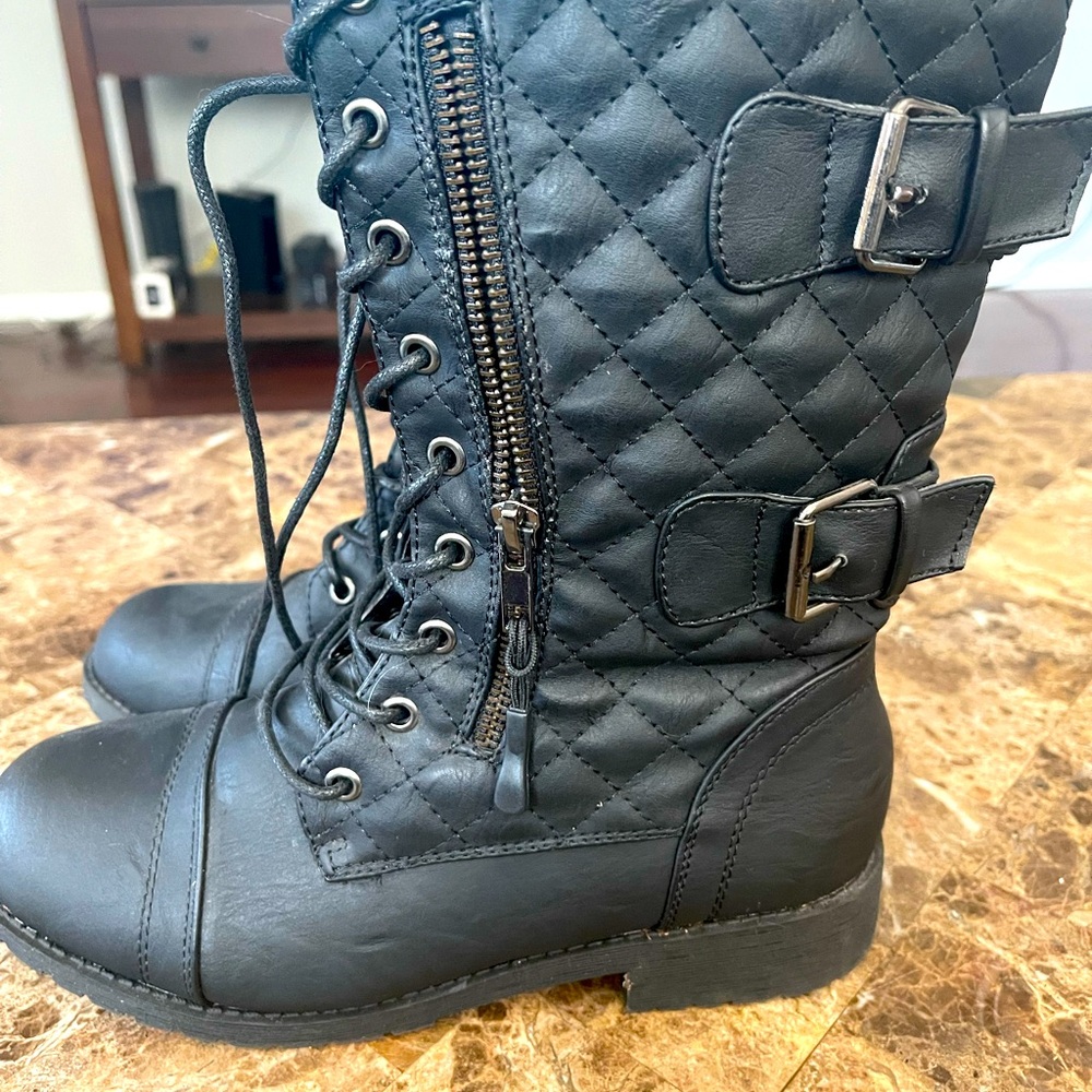Black Boots-Size 8